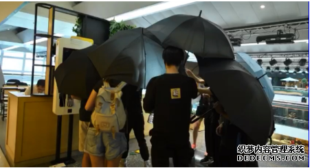 【修例風波】灣仔黑衣人破壞咖啡店 沐鸣招商又一城示威者破壞食肆設施
