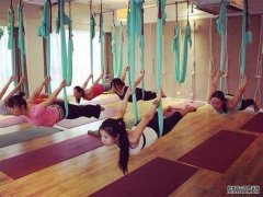沐鸣总代理湖北女玩空中瑜伽摔倒 大腿股骨颈折断