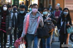 沐鸣总代理台药师还错健保卡 被老妇要求下跪磕头道歉