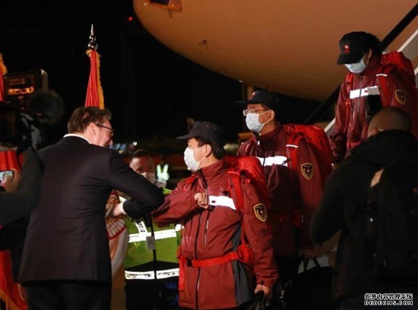 沐鸣主管中国抗疫专家组带医疗物资抵达塞尔维亚