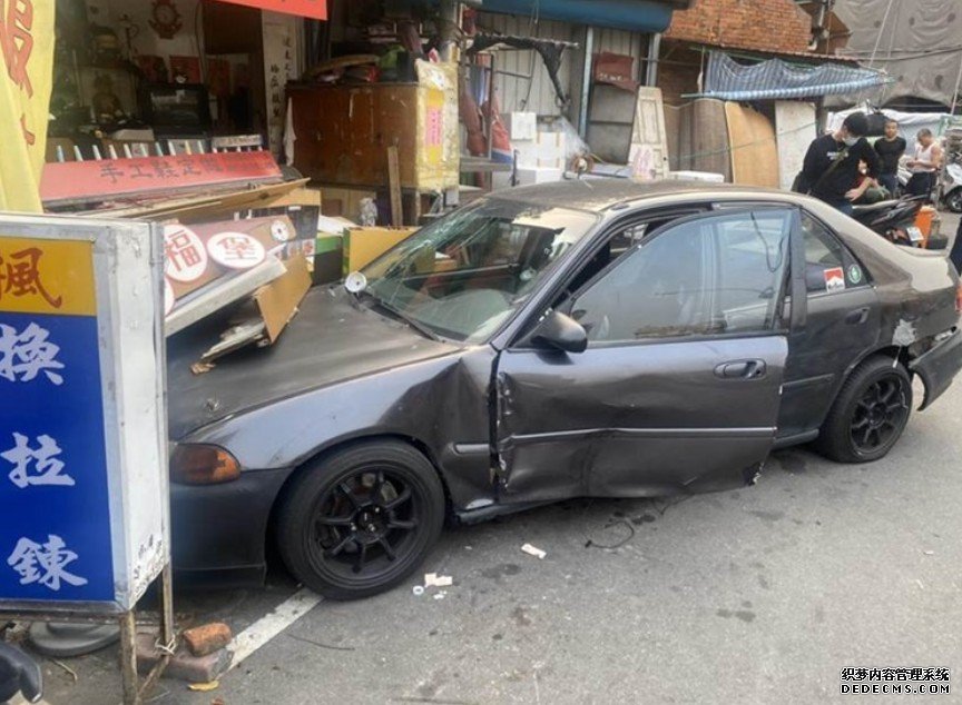 沐鸣招商主管两毒贩偷车遇截查 揸车逃逸连撞16车撞伤3路人