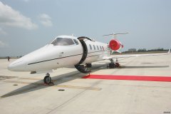 沐鸣代理招商宁弃20万零用钱 中国留学生只求父母买私人飞机机票