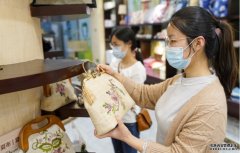 沐鸣招商主管刺激消费 内地三省推行每周2.5天假期