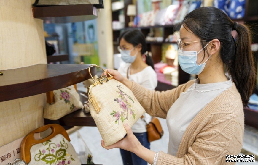 沐鸣招商主管刺激消费 内地三省推行每周2.5天假期