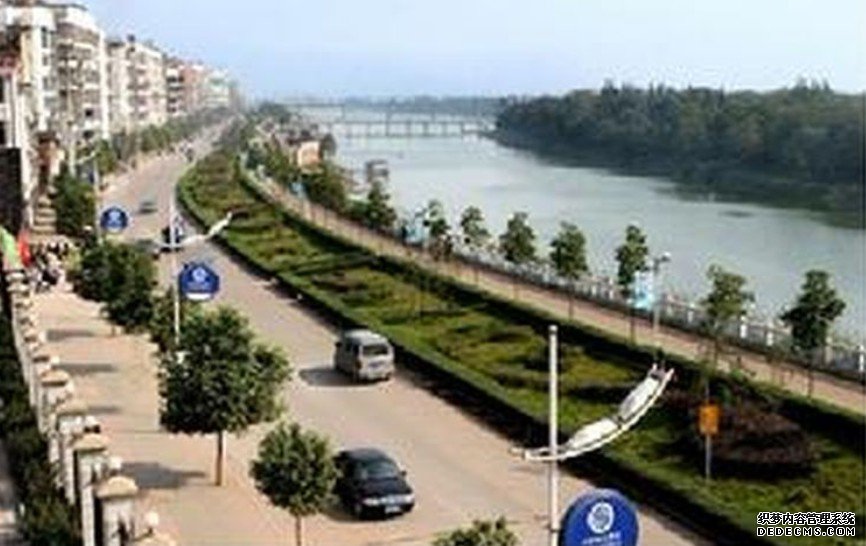 沐鸣招商主管湖南男子刀伤妻子后驾车逃走 遇车遇身亡