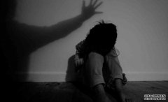 沐鸣主管山东上市公司高层疑性侵养女4年 逼看恋童色情片