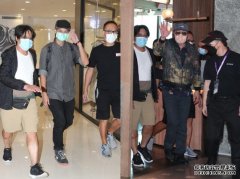 网骚将与怀欣合唱2歌 沐鸣客户端下载许冠杰给港人打气：同舟共济开开心心