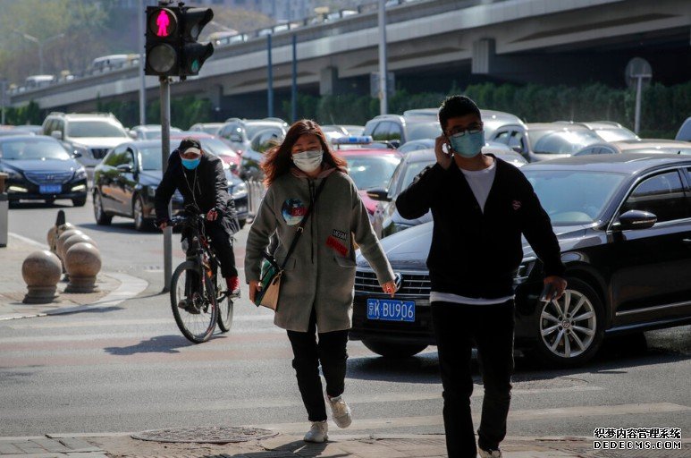 沐鸣直属代理 湖北男手持「健康码」入广州 3日后称腰酸背痛后确诊