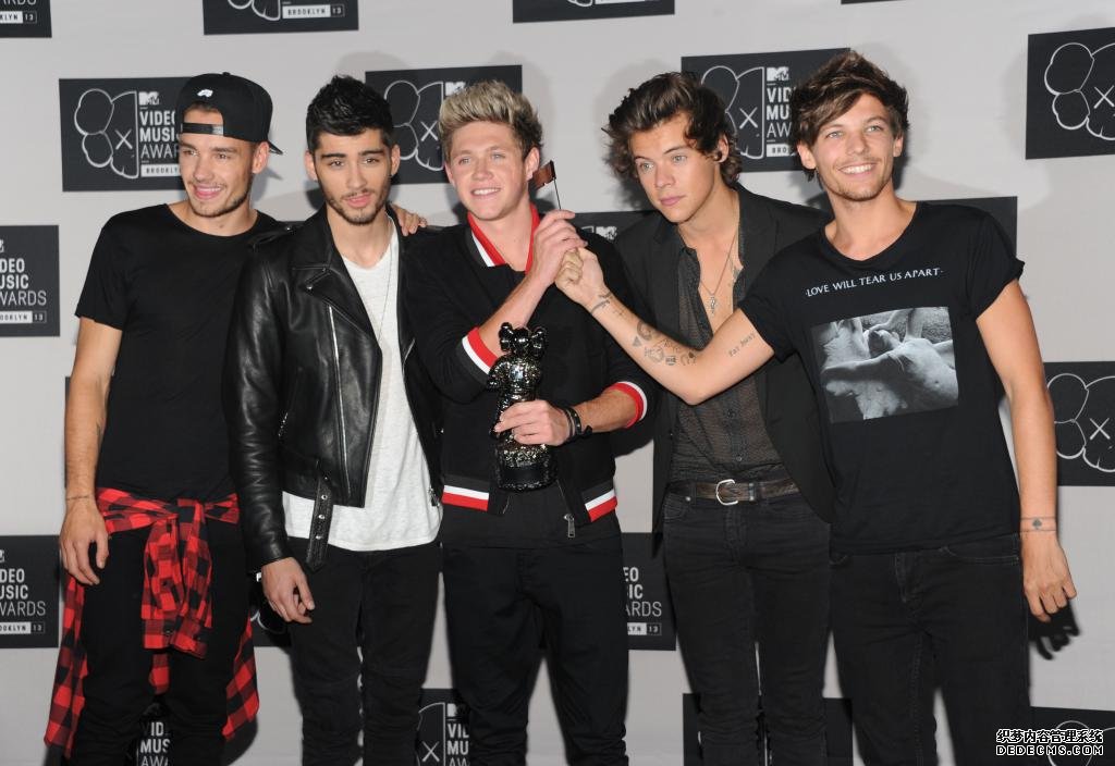沐鸣手机app 成员重新关注旧队友Zayn One Direction7月成军10周年有望重组