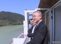 沐鸣主管胡海峰拍片介绍风光 邀游客游丽水