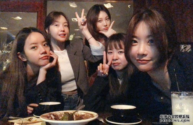 沐鸣iOS版APP下载Girl's Day久违合体 Yura:每次见面都想再见面