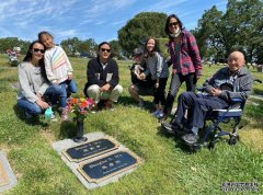 沐鸣手机app母亲节美国拜祭亡母　吴彦祖激罕晒Lisa S.饼印女靓样