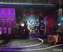 沐鸣苹果版APP下载台中宫庙供桌冒火 波及猪脚摊