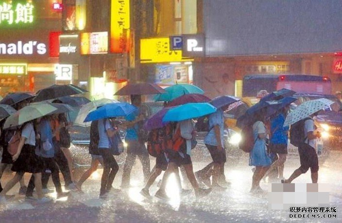 不断更新》16县巿豪、沐鸣直属代理大雨特报 高雄3区淹水警戒