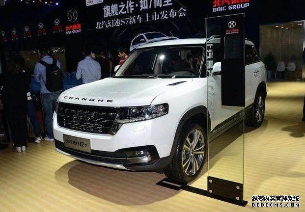 买众泰后悔了,沐鸣手机版登录这款SUV外观胜似路虎,1.5T+CVT变速箱