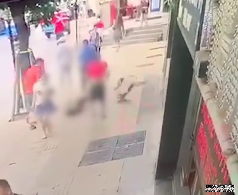 被从天而降冷气机击中沐鸣招商主管 重庆男爆头伤重不治