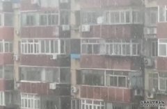 沐鸣直属招商北京市民拍下盛夏「飘雪」气象专家释疑