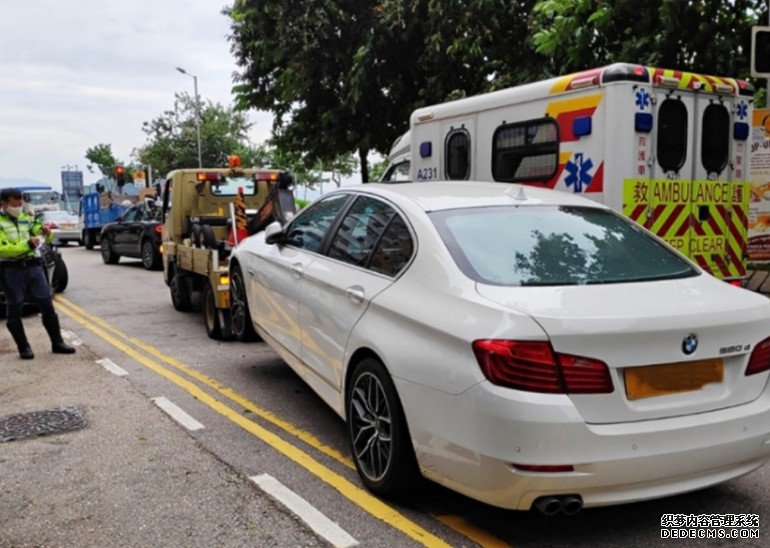 警港岛打击违泊 沐鸣注册发2335张告票拖13车