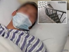 外卖员致电问清地址遭踢落楼狂殴 恶客沐鸣总代理：备注写「到了敲门」