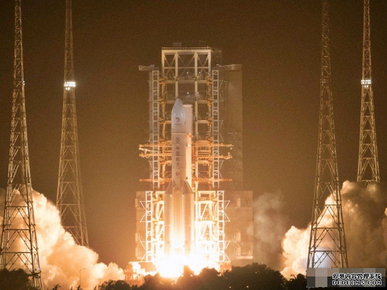 人潮挤满文昌 沐鸣代理开户观赏火箭发射