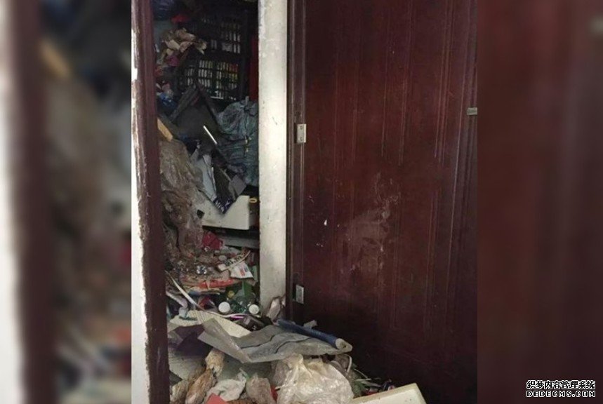 江苏独居老翁爱执垃圾沐鸣直属代理回家 公寓堆12吨垃圾藏500隻曱甴尸