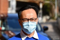 聂德权指打疫苗领针卡 能沐鸣平台登录为日后跨境行提供基础