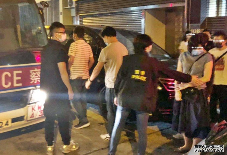 警冚土瓜湾工厦地沐鸣注册下竹馆 9男女被捕兼罚款