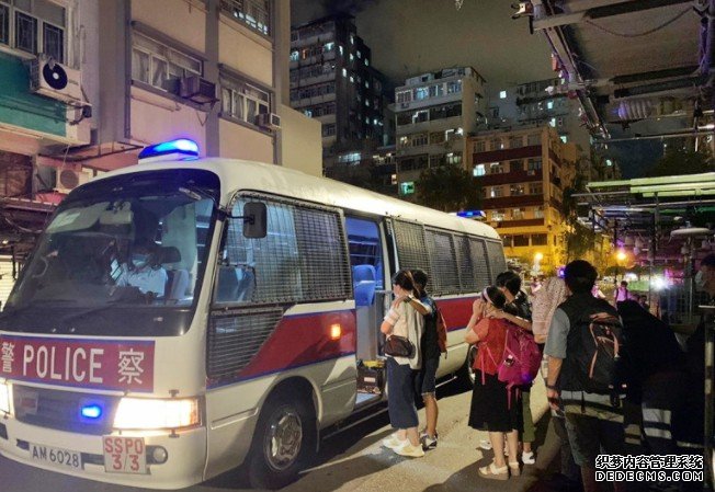 警深水埗捣非沐鸣帐号注册法网上百家乐赌档 拘12男女