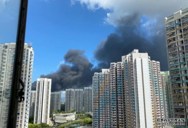 流浮山塑胶厂沐鸣注册起火 黑烟笼罩天水围