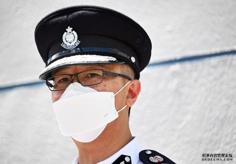 奉劝勿犯法 沐鸣注册萧泽颐：全港3万警察一定追住你唔放