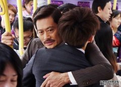 张家朗夺金意沐鸣登录外助破冰？ 老闆与下属「一揽泯恩仇」