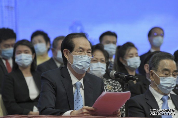 沐鸣登录卢文端：乐意提名民主派战立会 部分选委界别无「凸章」属正常