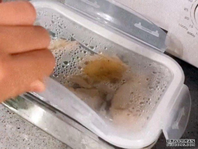 沐鸣登录Juicy叮｜用微波炉叮25分钟饭「盖都凹埋」港女自嘲「地狱手残厨神」