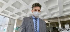 美籍银行律师袭警沐鸣代理判囚上诉被驳回 即时继续服刑