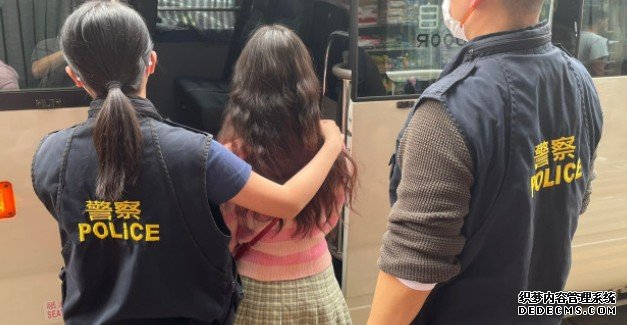 警方“烽火”行动多区突击沐鸣注册扫黄 拘1男12女非法入境者