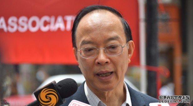 议员到街站撑区议会重塑 马逢国:沐鸣注册全球对民主有不同解读 投票非唯一渠道