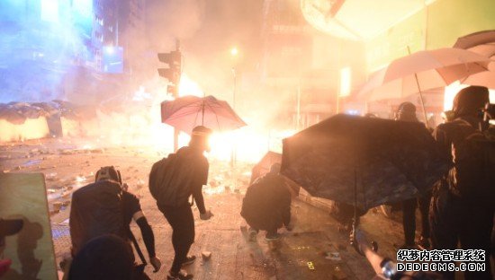 涉理大“围魏救赵”行动 7男女认沐鸣APP下载暴动罪月尾判刑