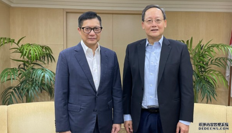 欧亿平台代理鄧炳強身在星洲心在港 外訪不忘協調各單位做好颱風部署|Kelly Online
