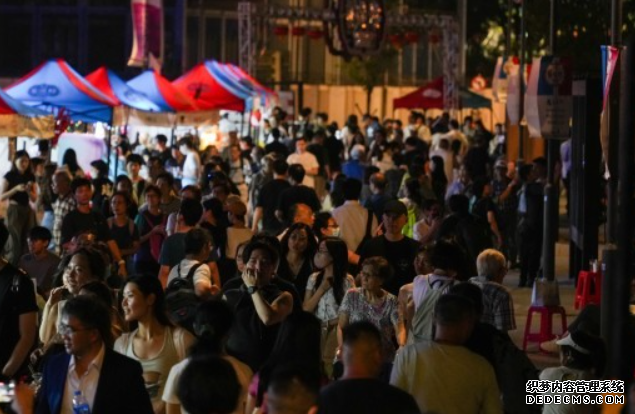 灣仔海濱藝遊坊|攤販冀放寬國慶當晚開放時間:蓝狮注册夜市當然夜晚開最好